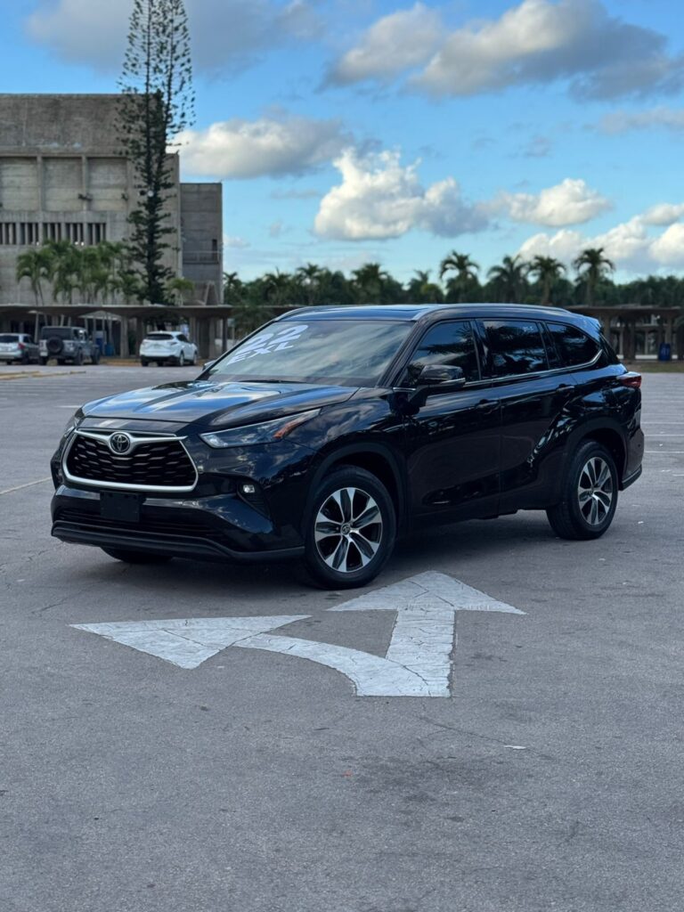 Toyota Highlander XLE 2022