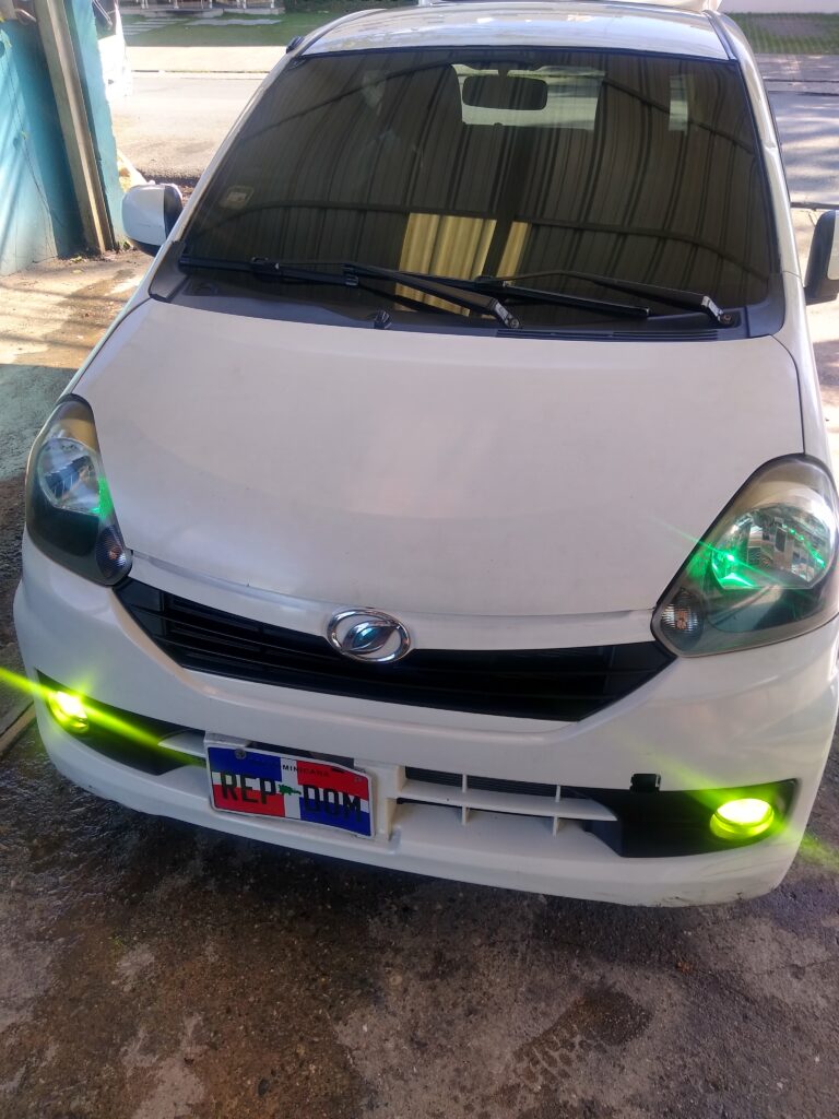 Daihatsu Mira 2015