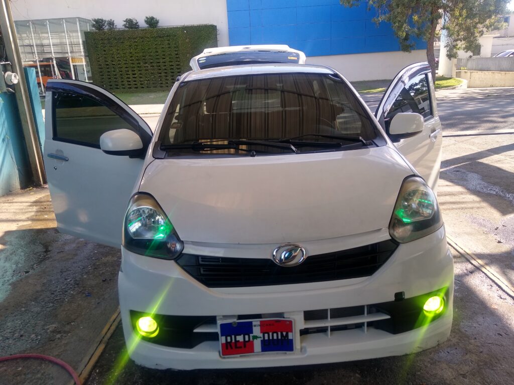 Daihatsu Mira 2015