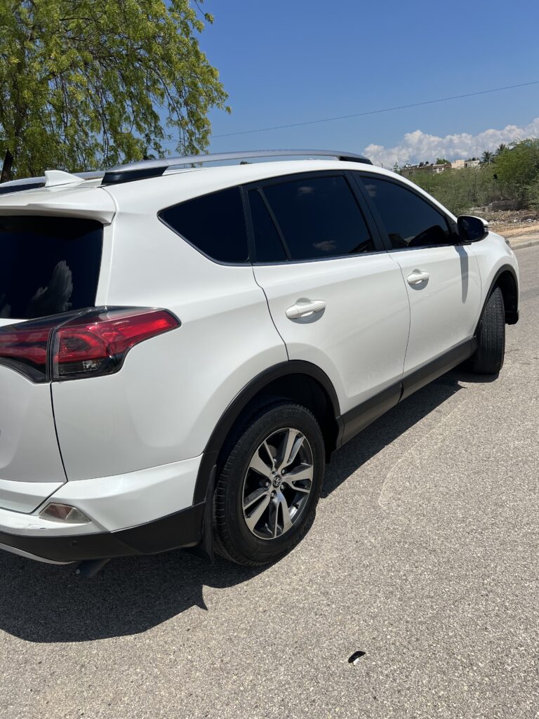 Toyota RAV4 LE 2018