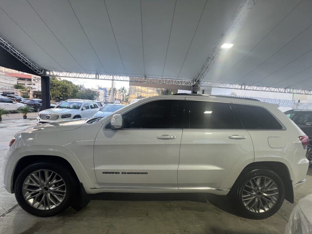 Jeep Grand Cherokee Summit 2017