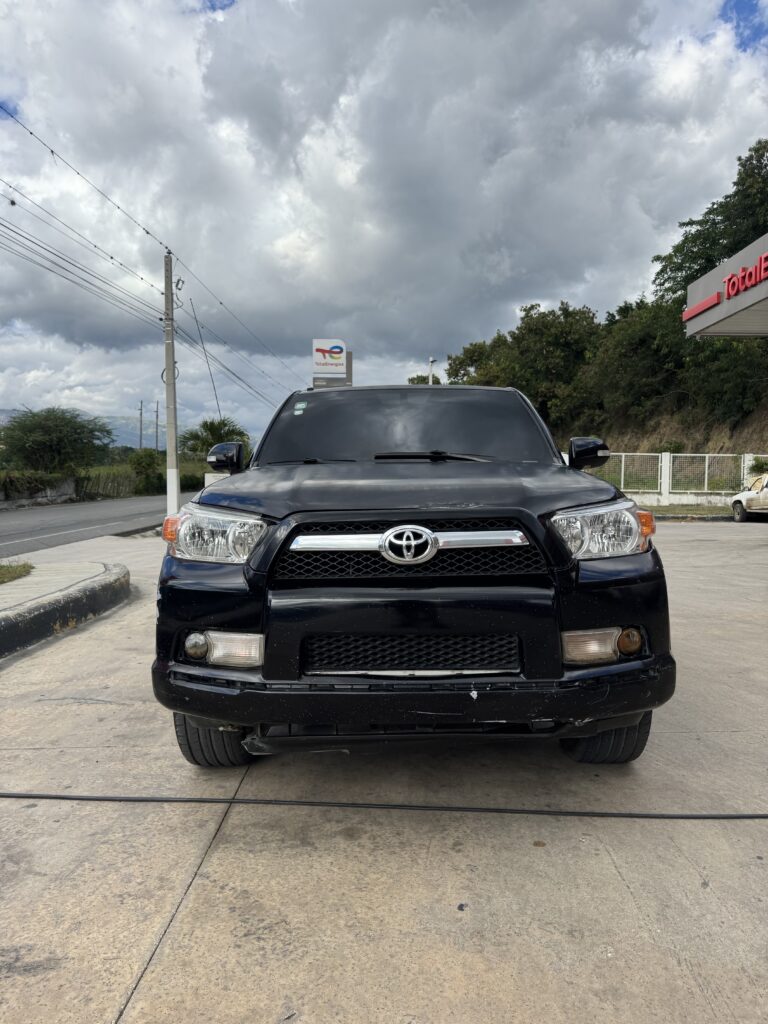 Toyota 4Runner SR5 Premium 2011