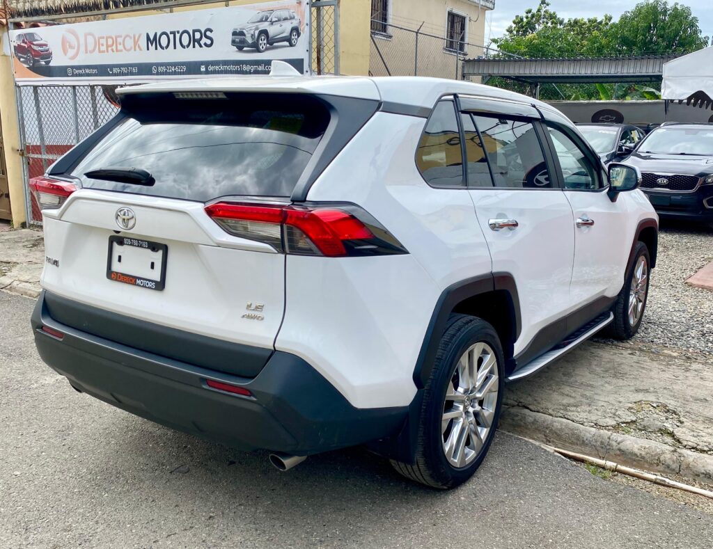 Toyota RAV4 LE Plus 2022