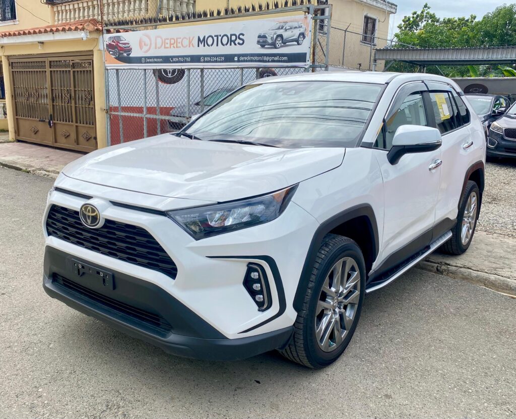 Toyota RAV4 LE Plus 2022