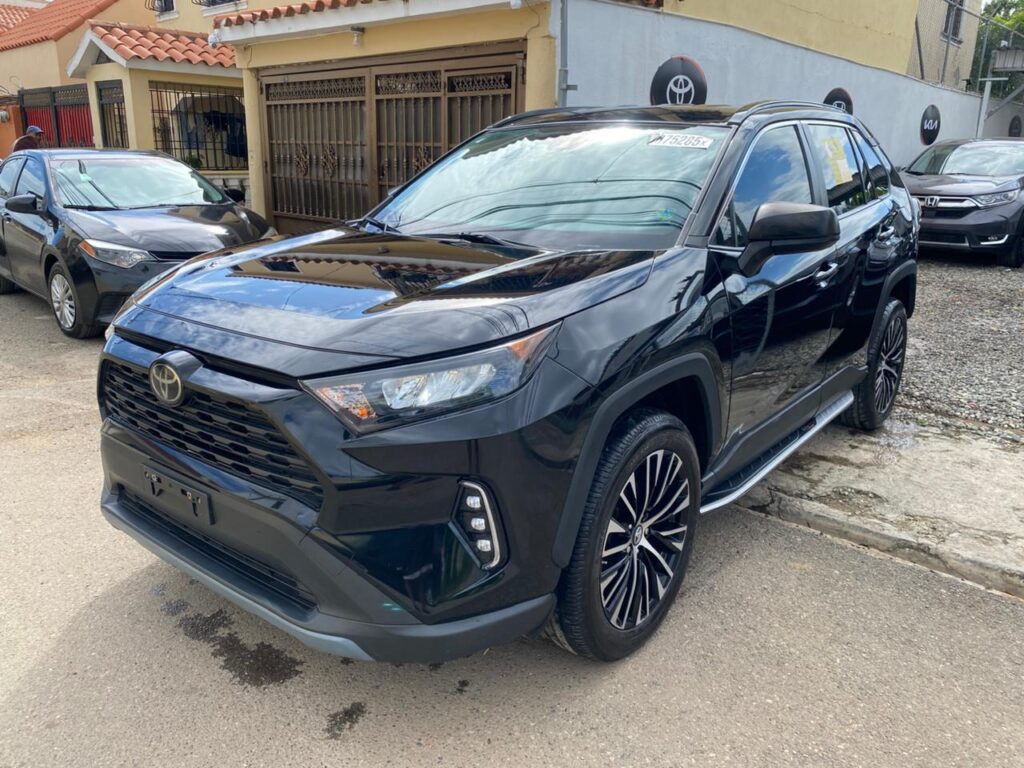 Toyota RAV4 LE Plus 2020