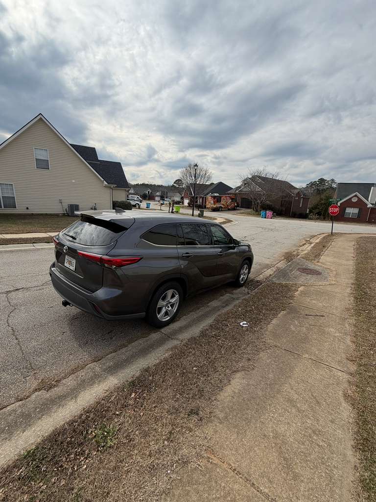 Toyota Highlander LE 2021