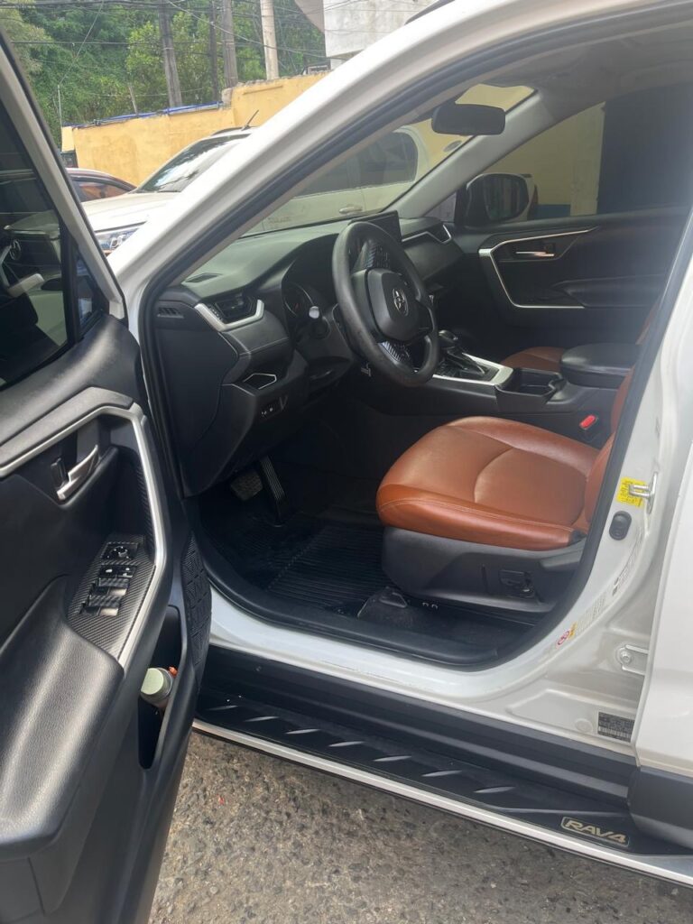 Toyota RAV4 XLE 2019