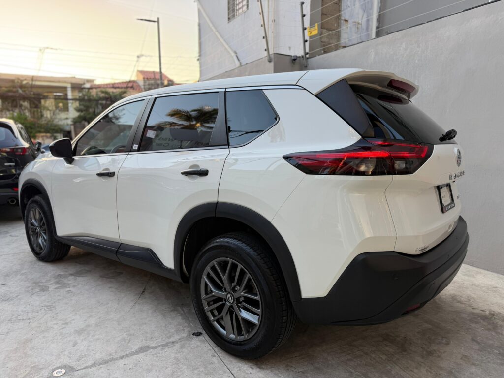 Nissan Rogue Sport S 2021