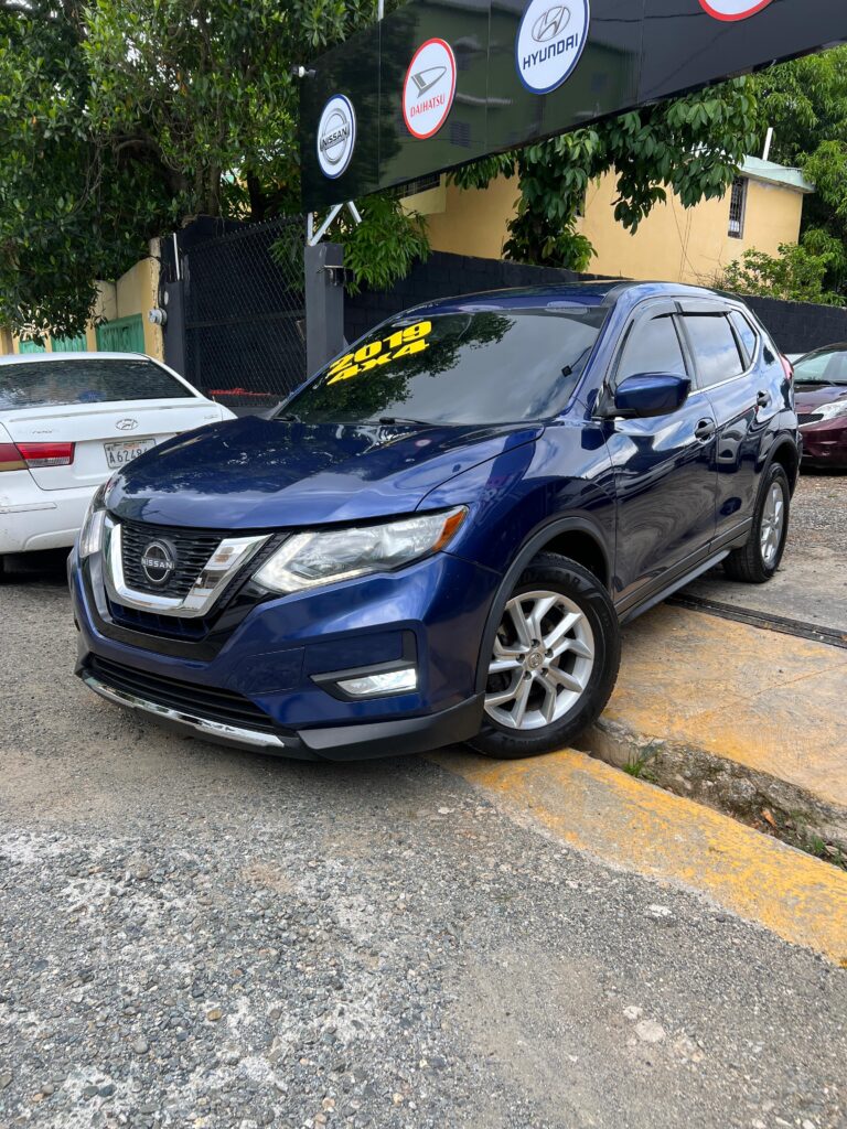 Nissan Rogue Sport S 2019