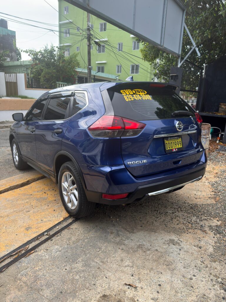 Nissan Rogue Sport S 2019