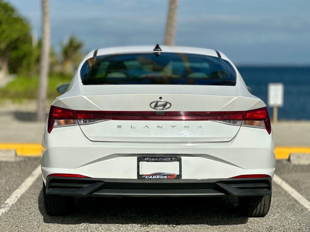 Hyundai Elantra SEL 2021