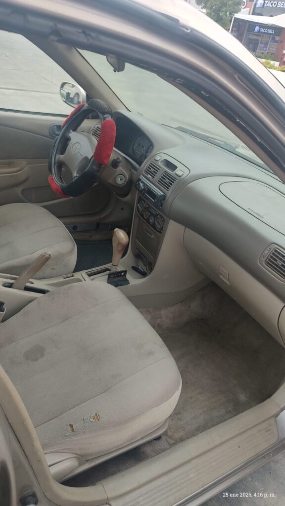 Toyota Corolla LE 1998