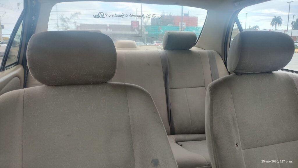 Toyota Corolla LE 1998