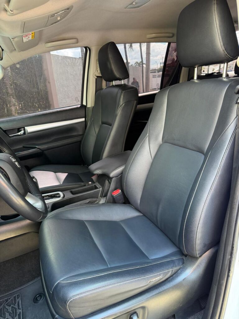 Toyota Hilux SRV 2023