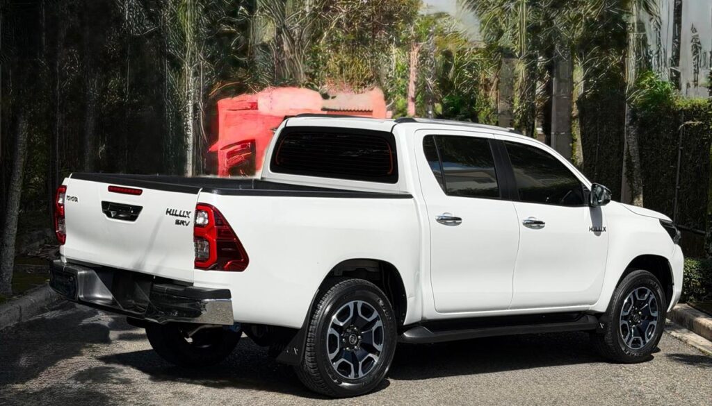 Toyota Hilux SRV 2023