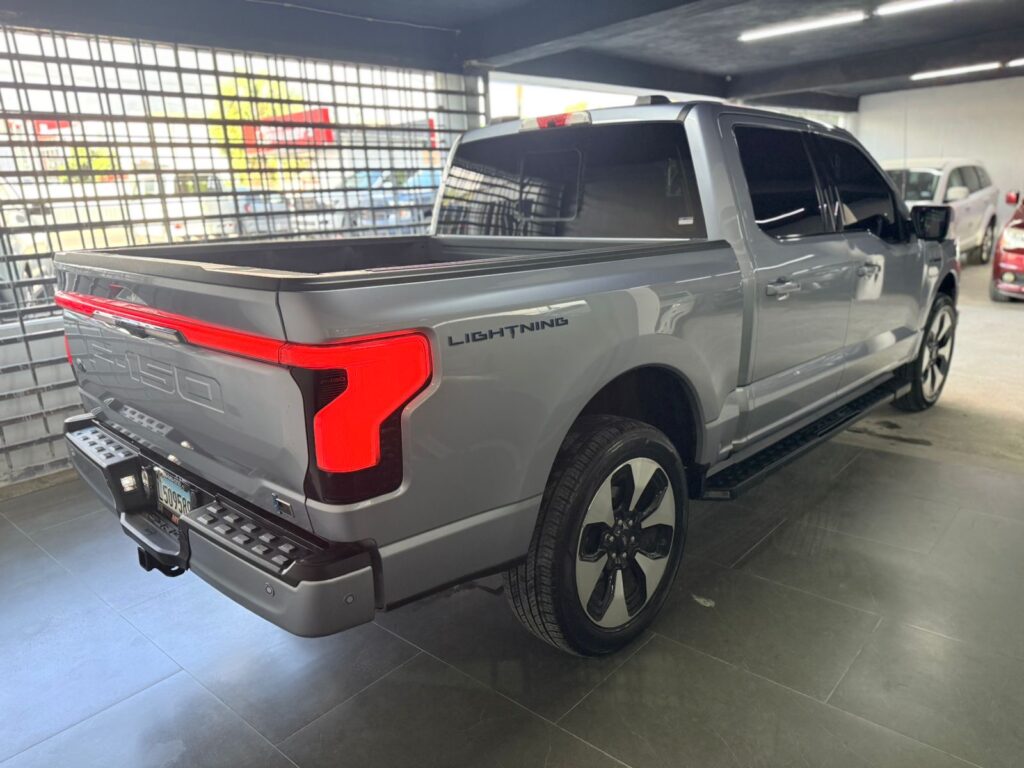 Ford F-150 Lightning Platinum 2022