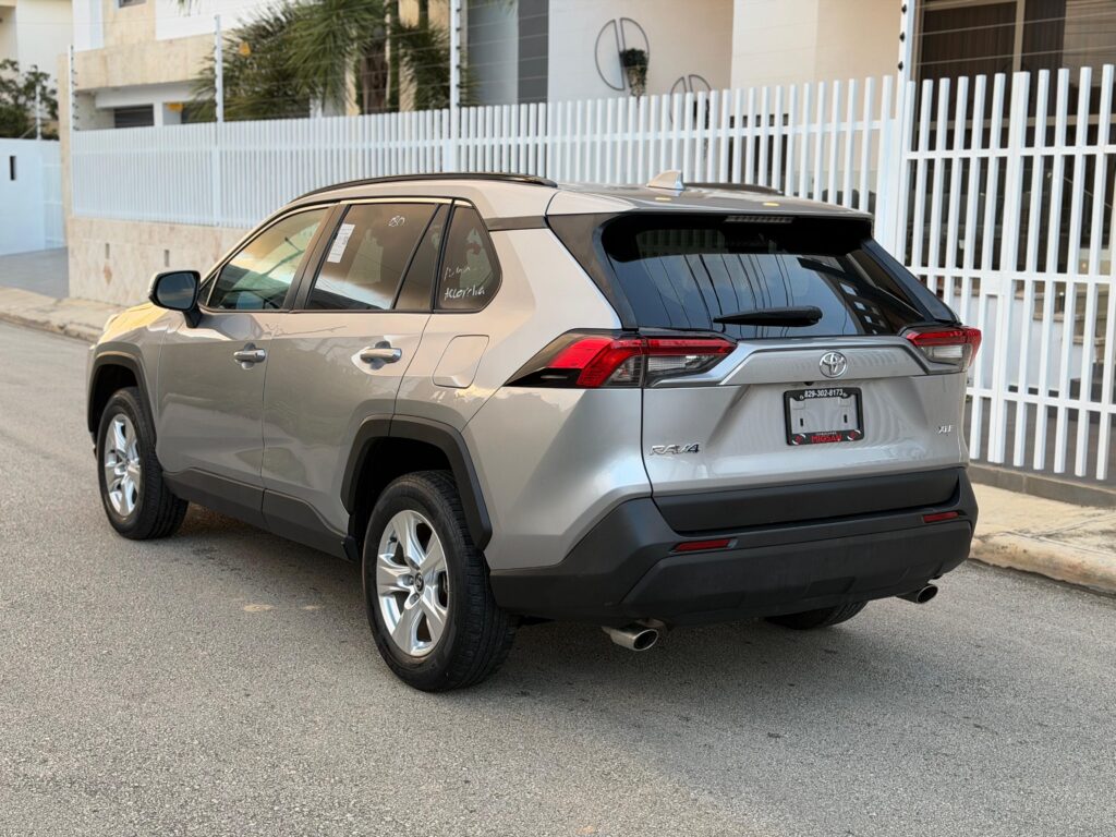 Toyota RAV4 XLE 2020