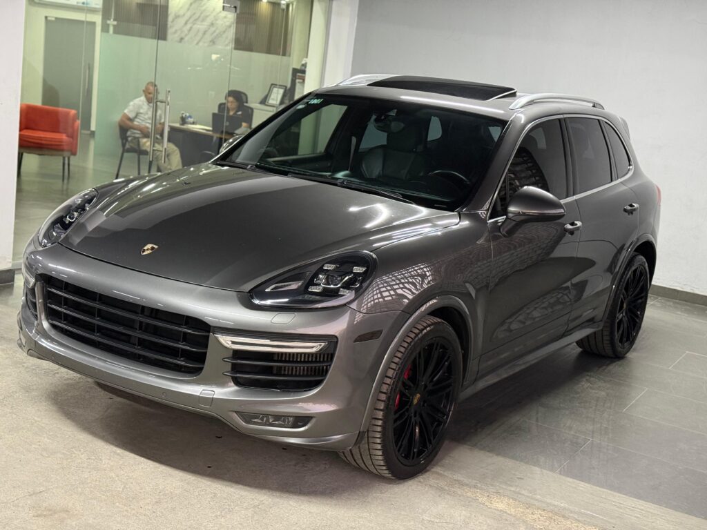 Porsche Cayenne GTS 2016