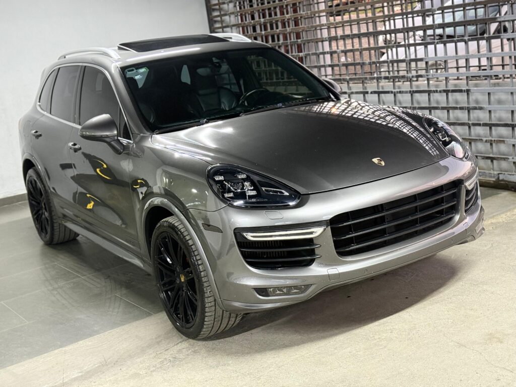 Porsche Cayenne GTS 2016