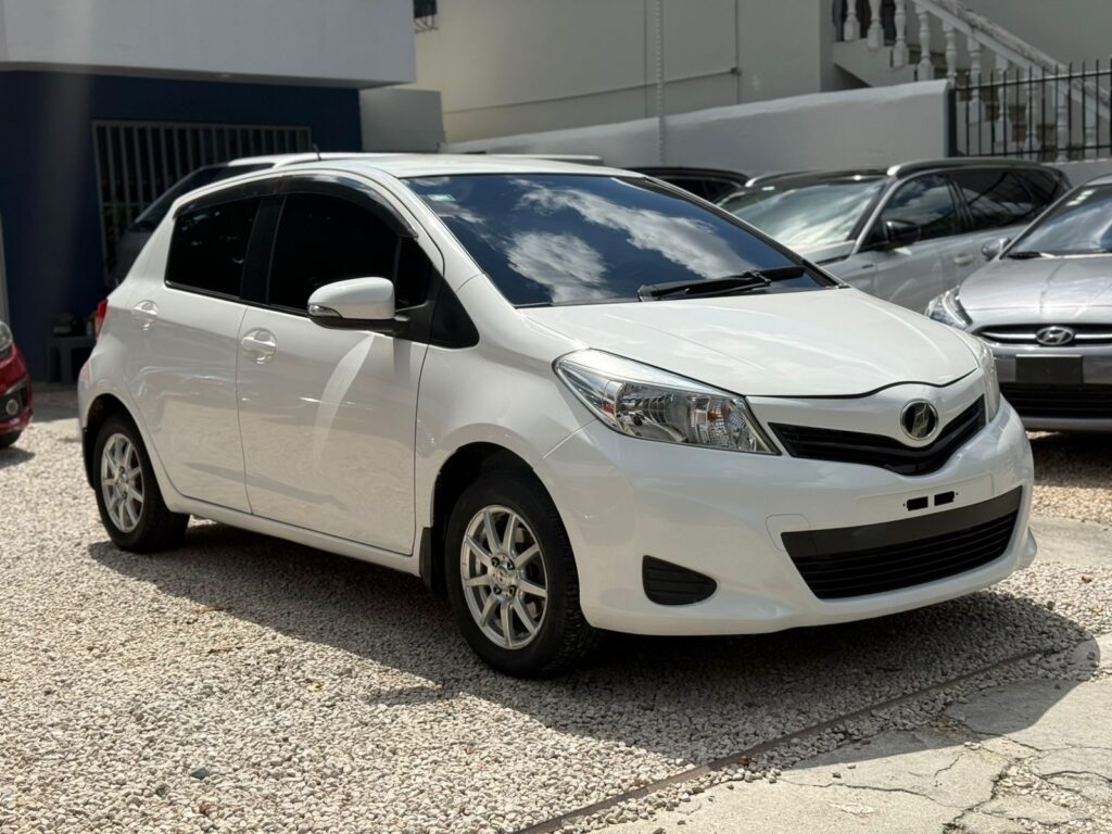 Toyota Vitz 2014