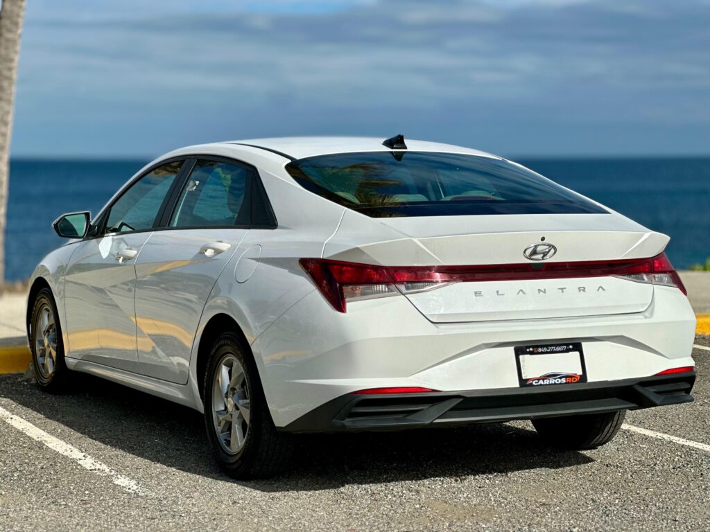 Hyundai Elantra SEL 2021