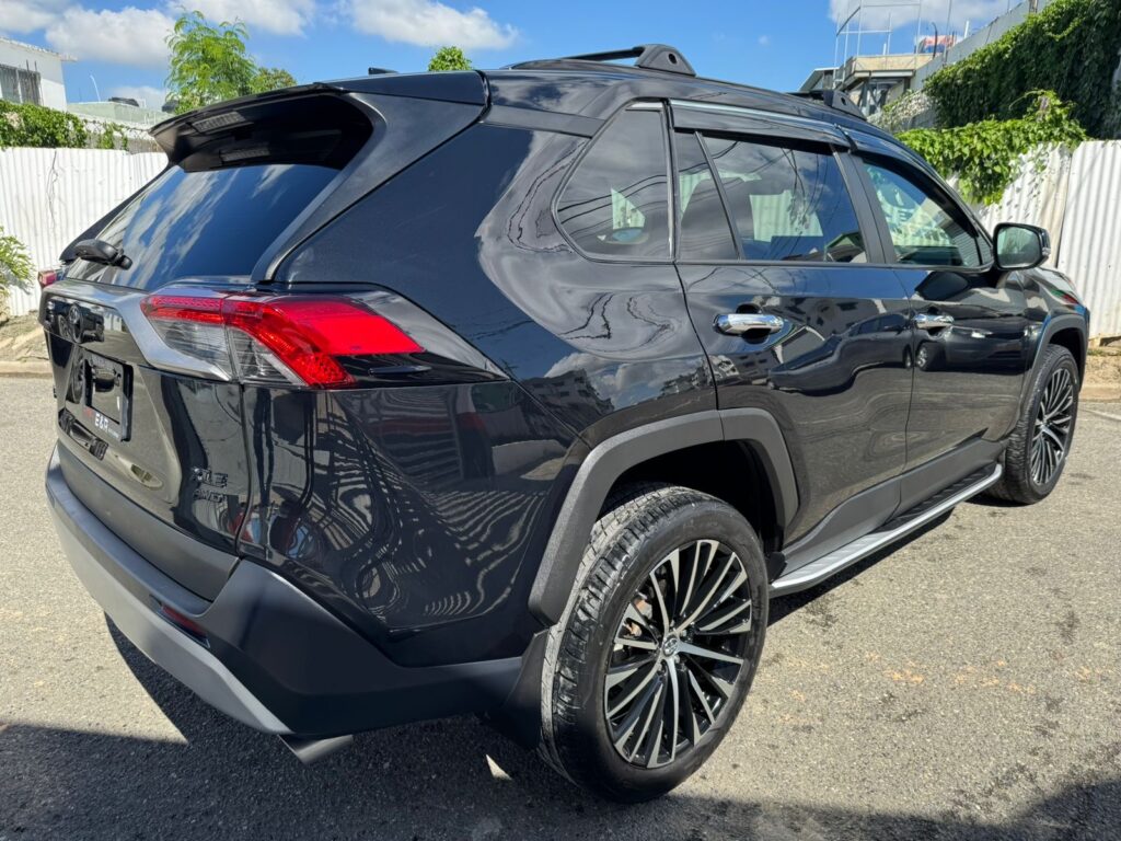 Toyota RAV4 XLE 2023