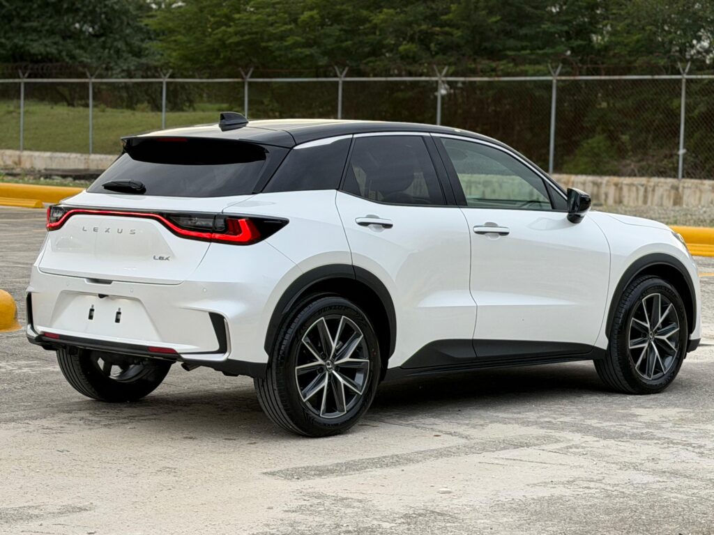 Lexus LBX 2025