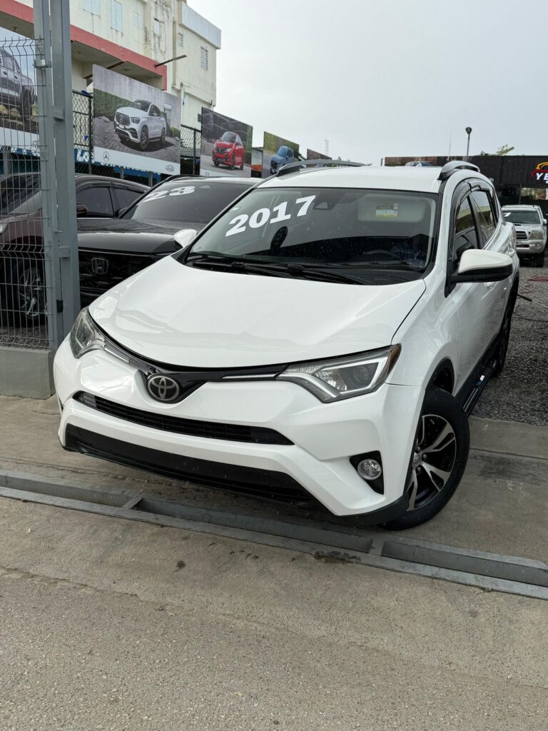 Toyota RAV4 LE 2017
