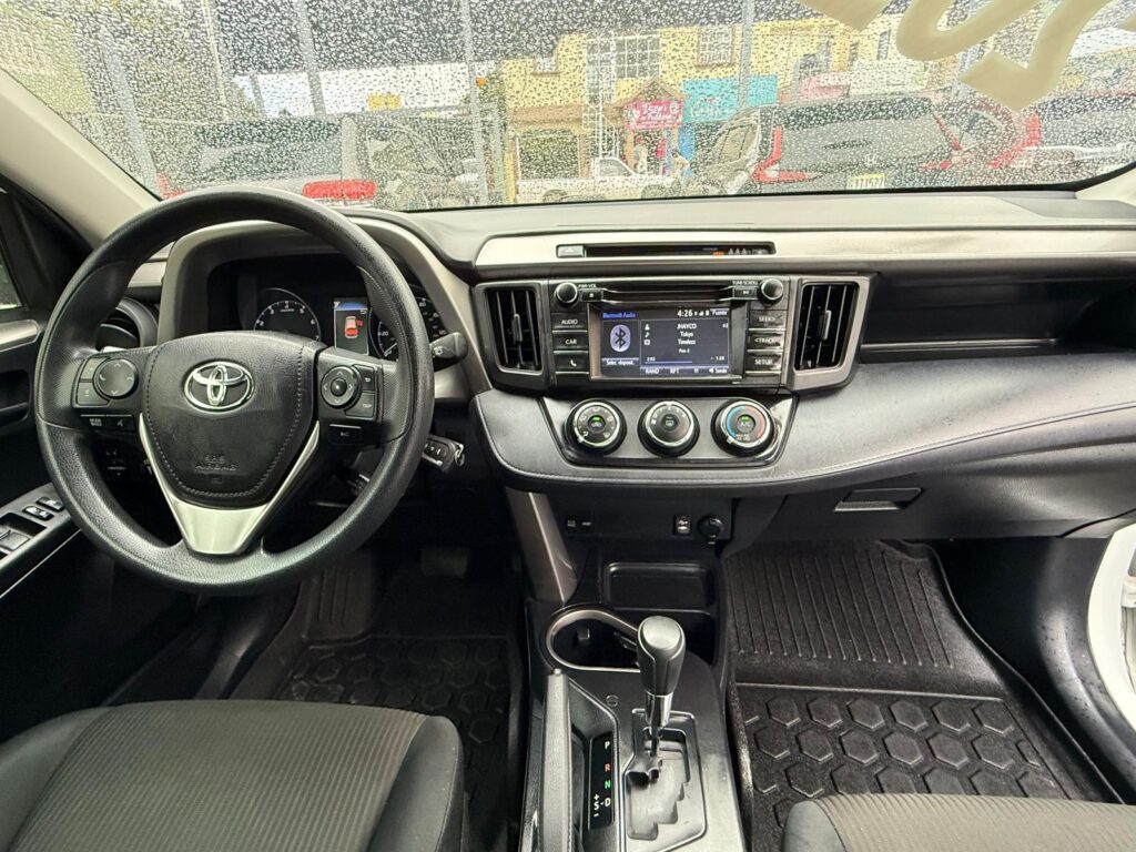 Toyota RAV4 LE 2017