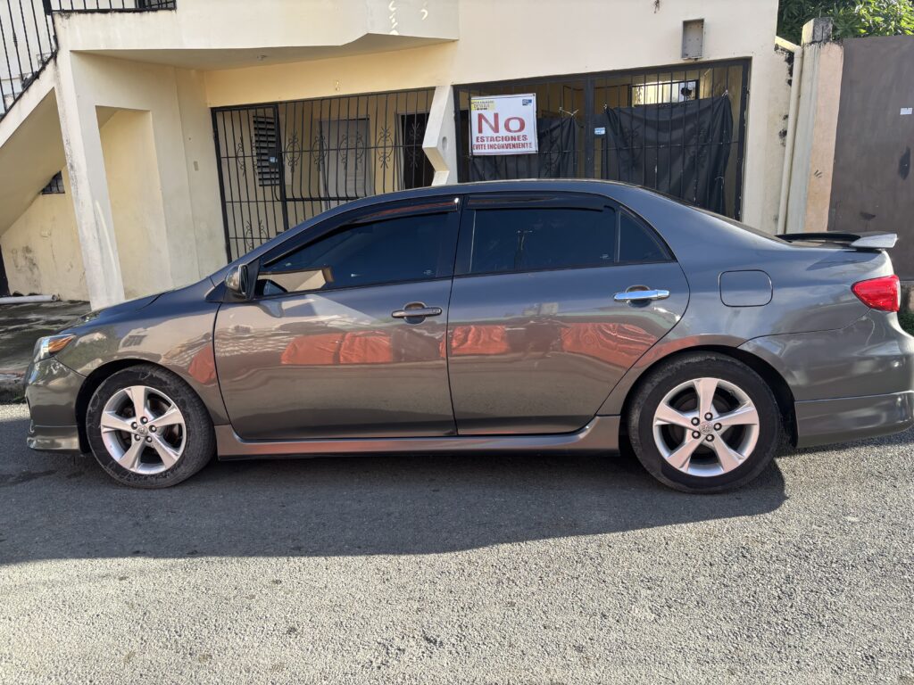 Toyota Corolla S 2013