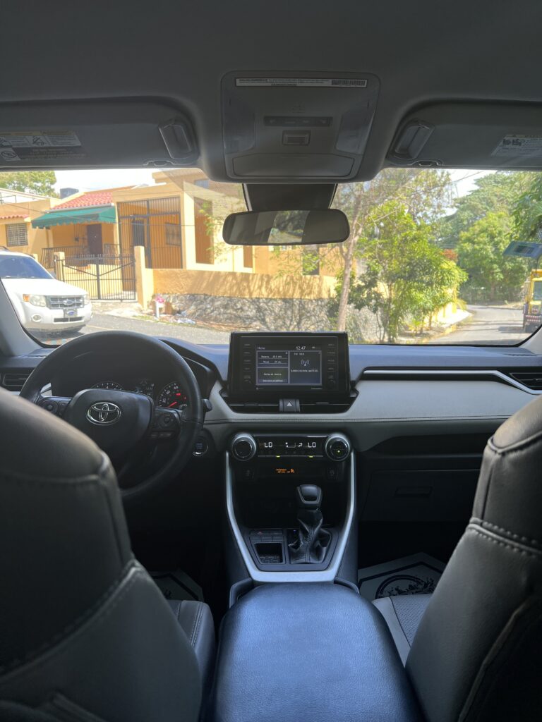 Toyota RAV4 XLE 2021