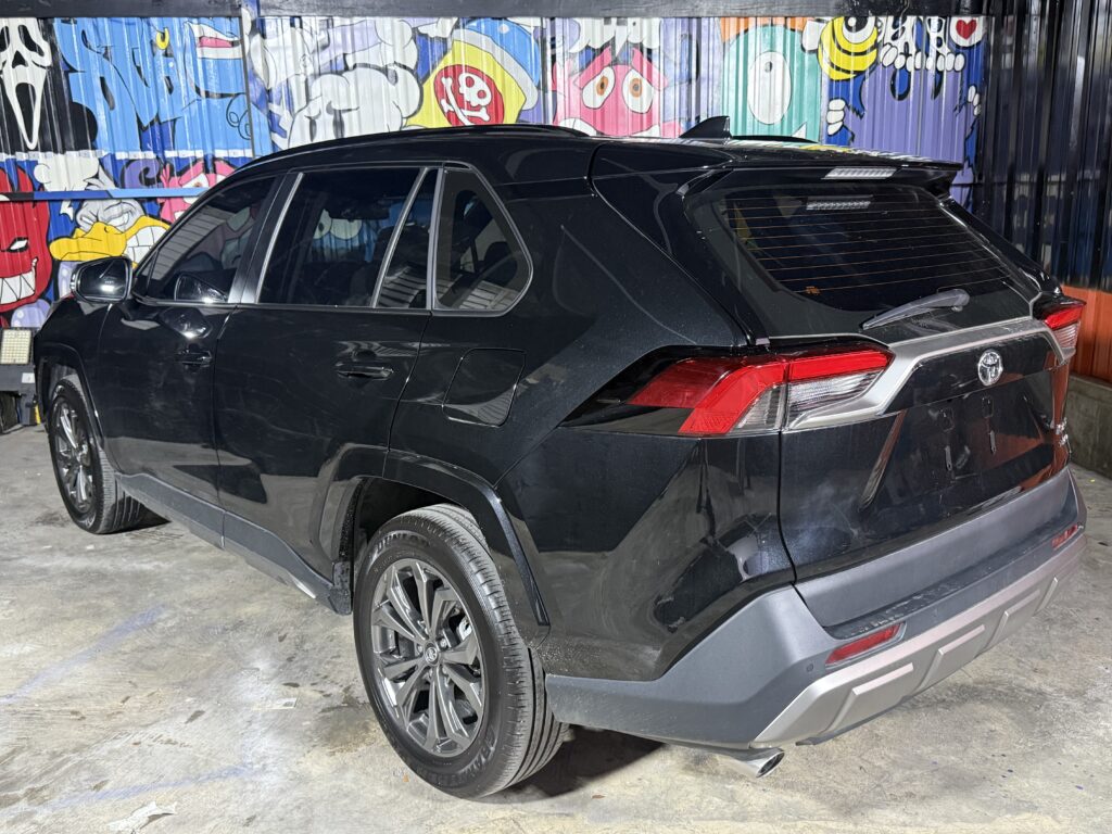 Toyota RAV4 XLE Hybrid 2025