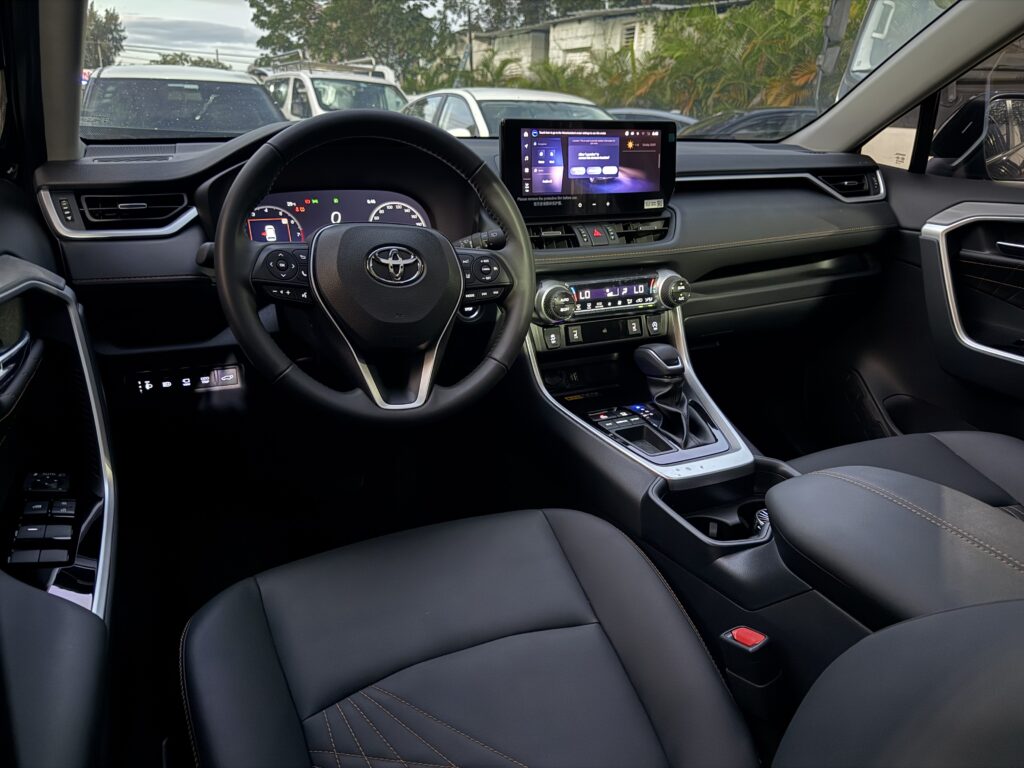 Toyota RAV4 XLE Hybrid 2025