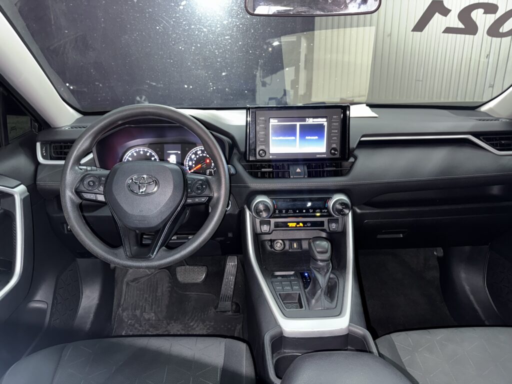 Toyota RAV4 XLE 2021