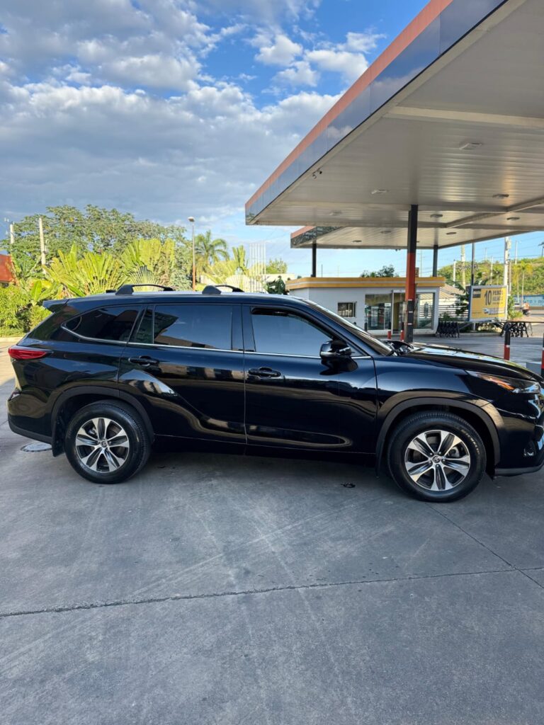 Toyota Highlander XLE 2022
