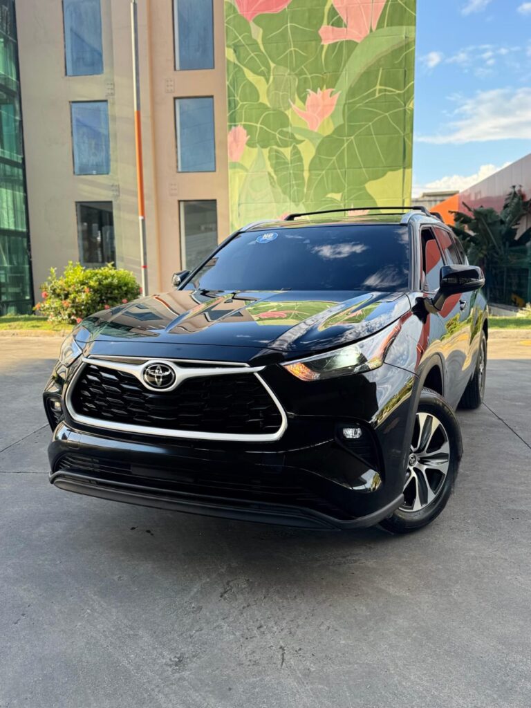 Toyota Highlander XLE 2022