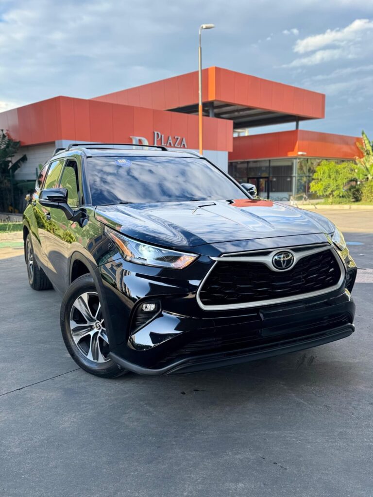 Toyota Highlander XLE 2022