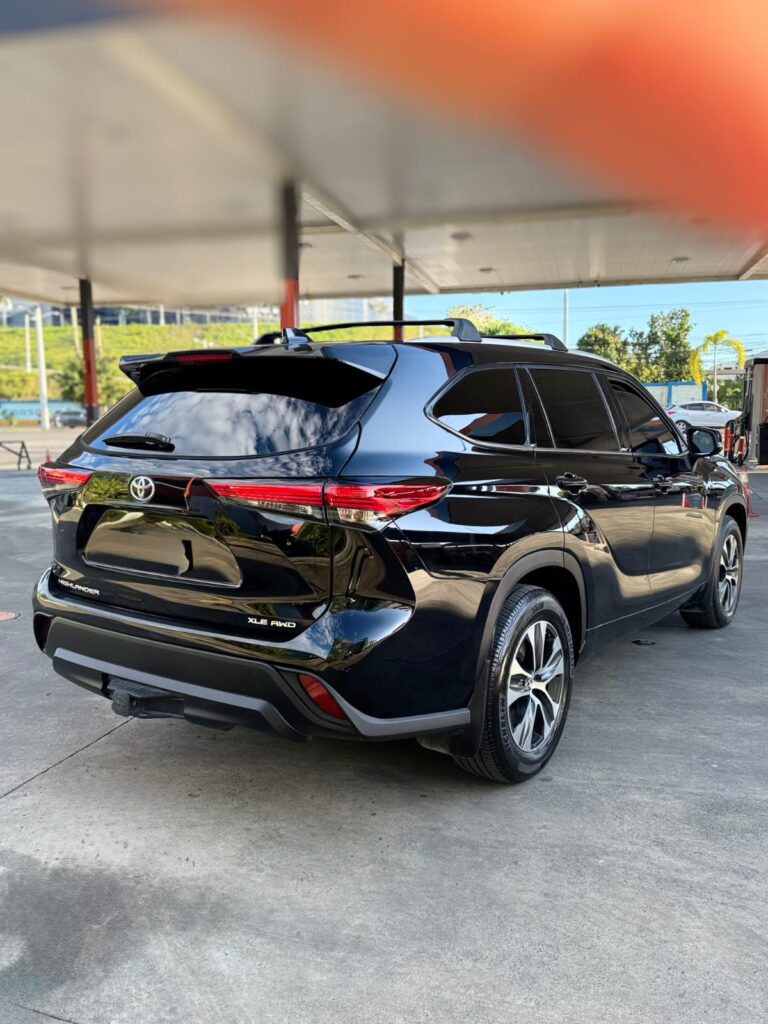 Toyota Highlander XLE 2022