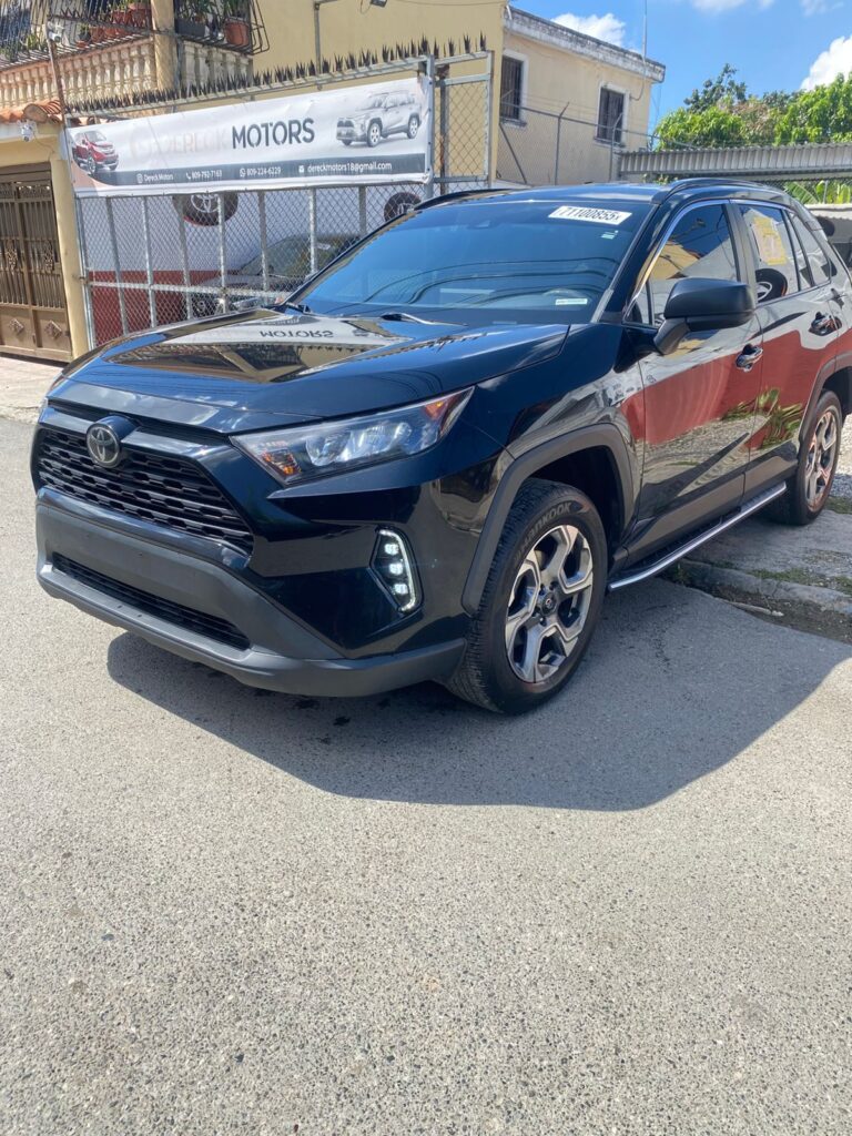 Toyota RAV4 LE Plus 2020