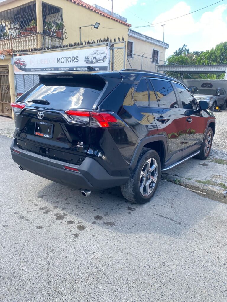 Toyota RAV4 LE Plus 2020