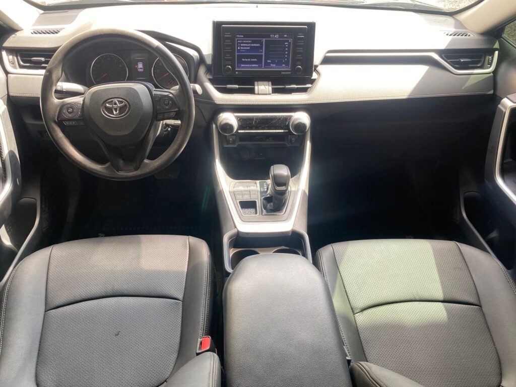 Toyota RAV4 LE Plus 2020