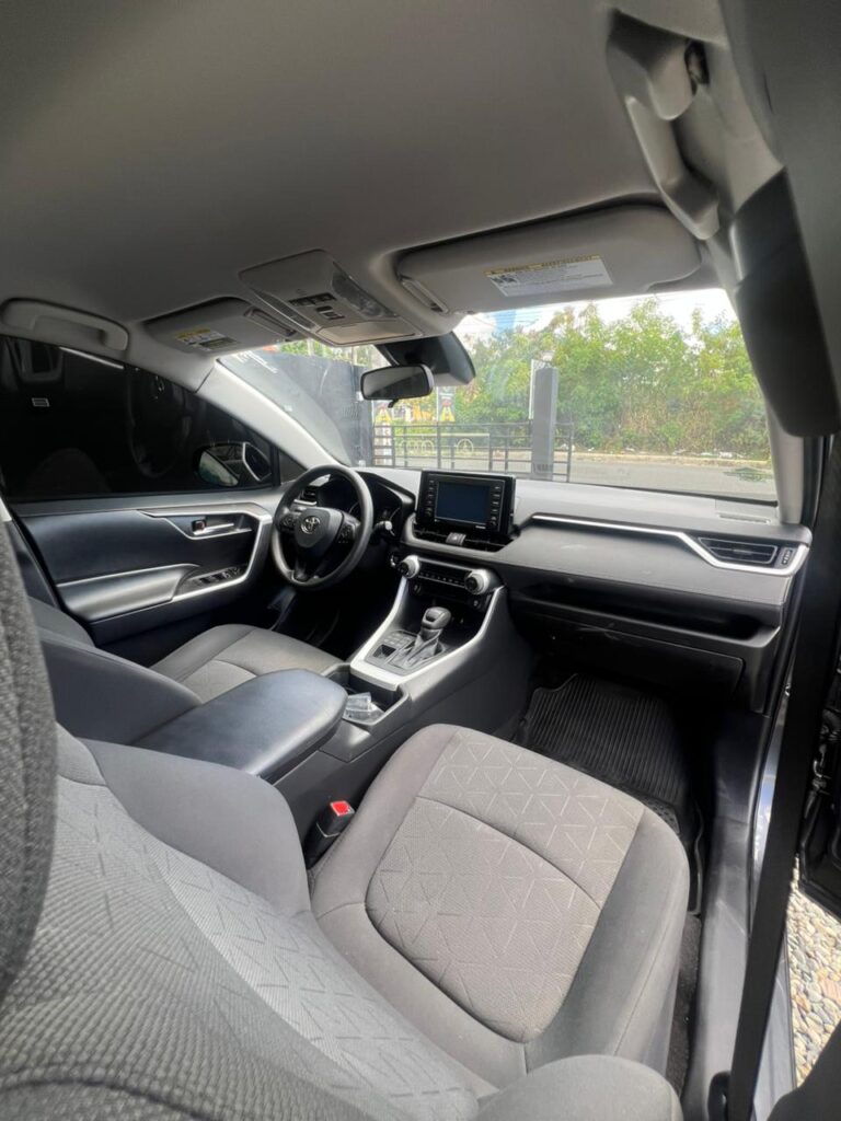 Toyota RAV4 XLE 2021