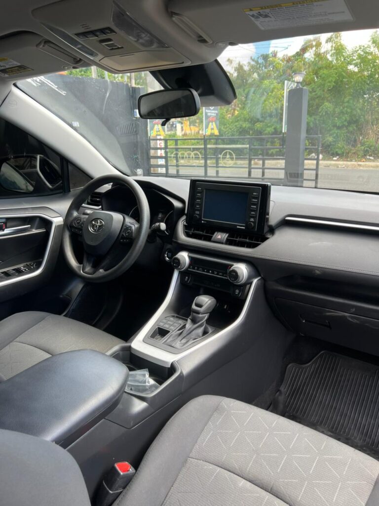 Toyota RAV4 XLE 2021