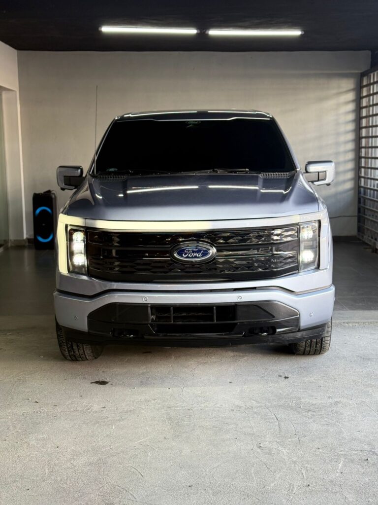 Ford F-150 Lightning Platinum 2022