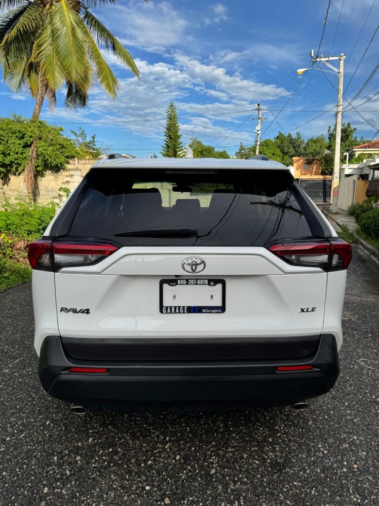 Toyota RAV4 XLE 2020