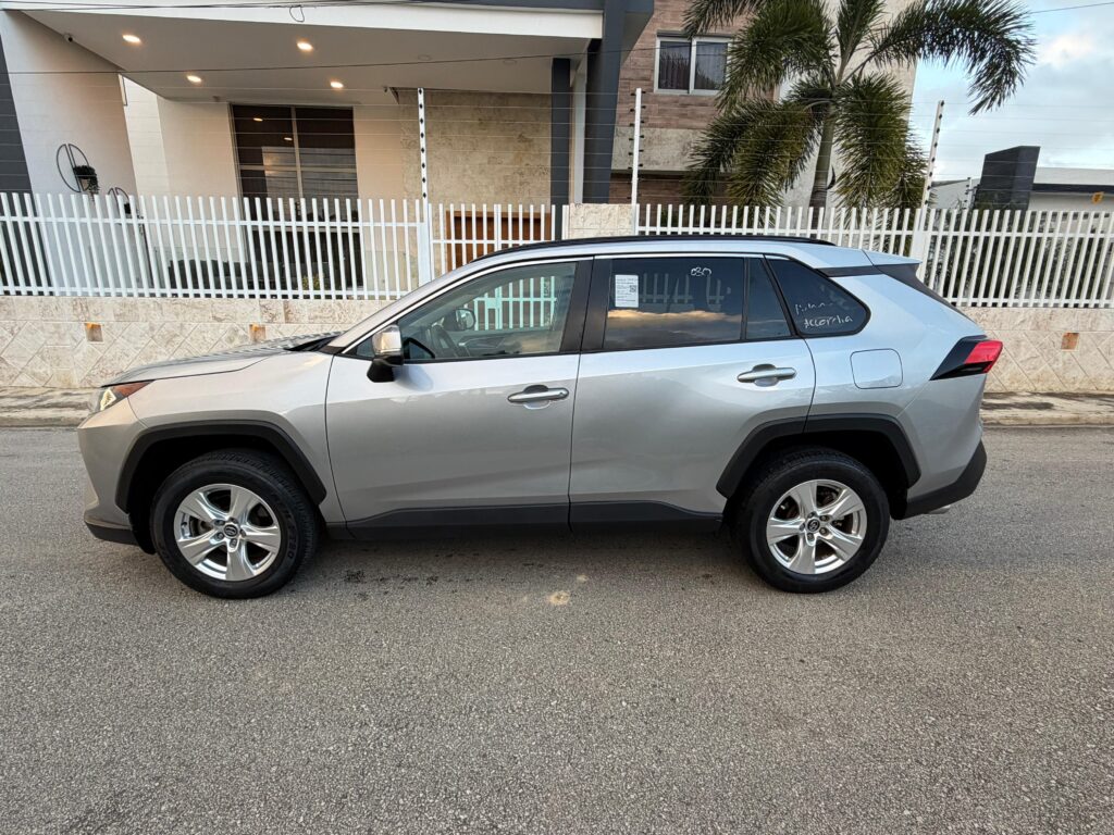 Toyota RAV4 XLE 2020