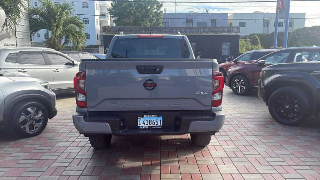 Nissan Frontier PRO-4X 2023