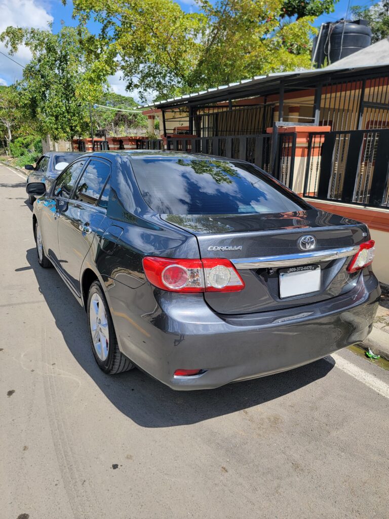 Toyota Corolla LE 2013