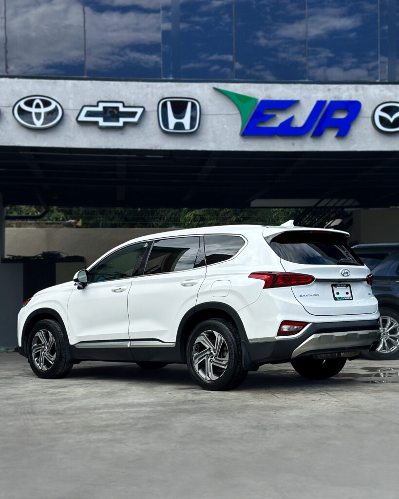 Hyundai Santa Fe SEL 2020