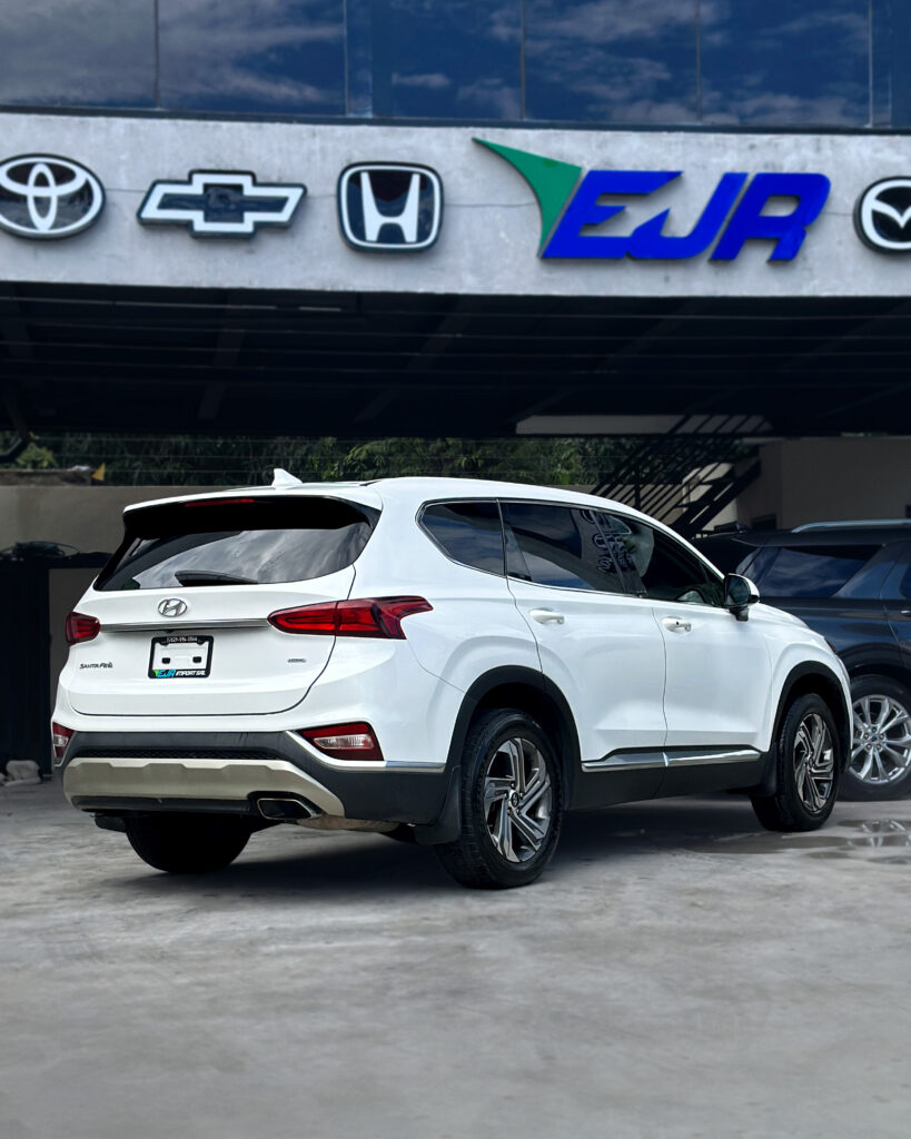 Hyundai Santa Fe SEL 2020